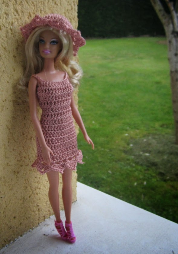 habit poupee barbie