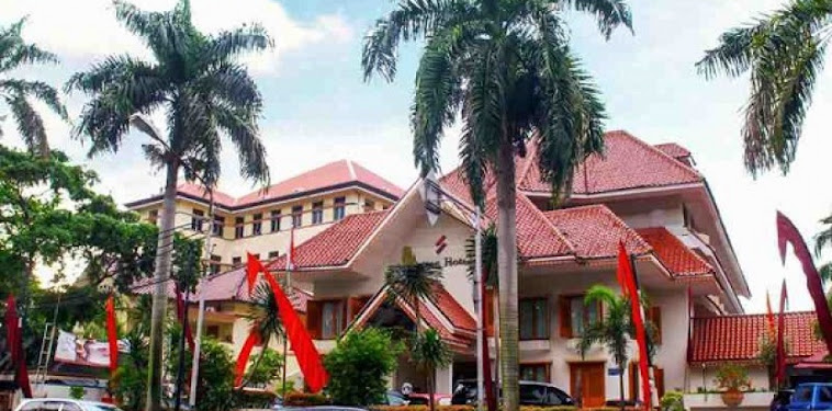 Menginap di Hotel Sofyan Betawi Berbintang 3 yang Terletak di Kawasan Bisnis Menginap di Hotel Sofyan Betawi Berbintang 3 yang Terletak di Kawasan Bisnis