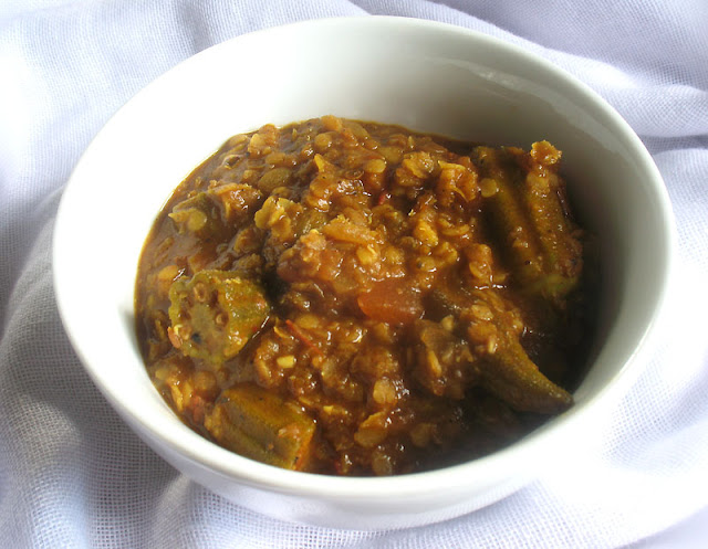 Ethiopian-Style Red Lentil with Okra in a Spicy Tomato Sauce
