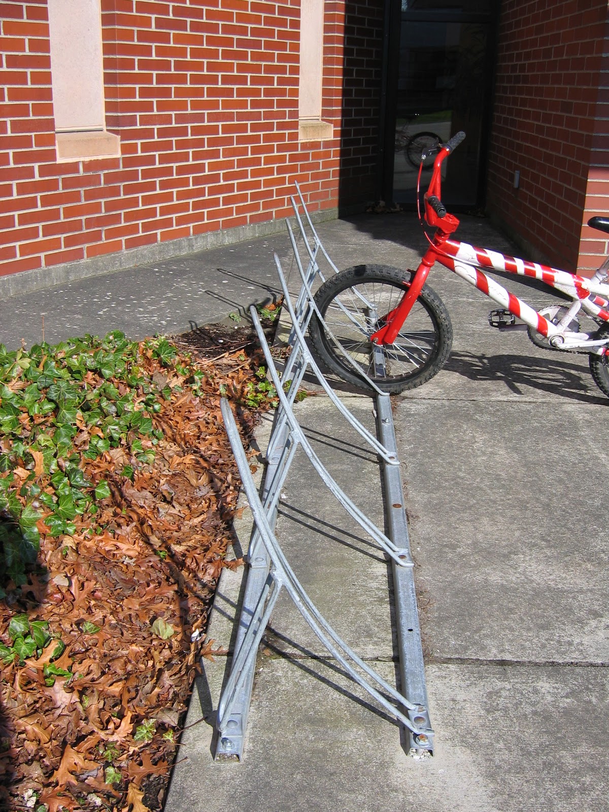 Bellingham Bike Blog: Bike Racks: Whatcom CC - Heiner Center