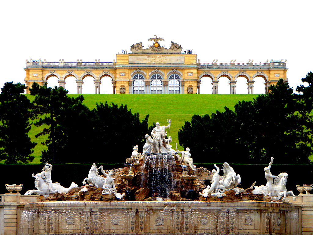 loveisspeed.......: Schönbrunn Palace is a former imperial Rococo