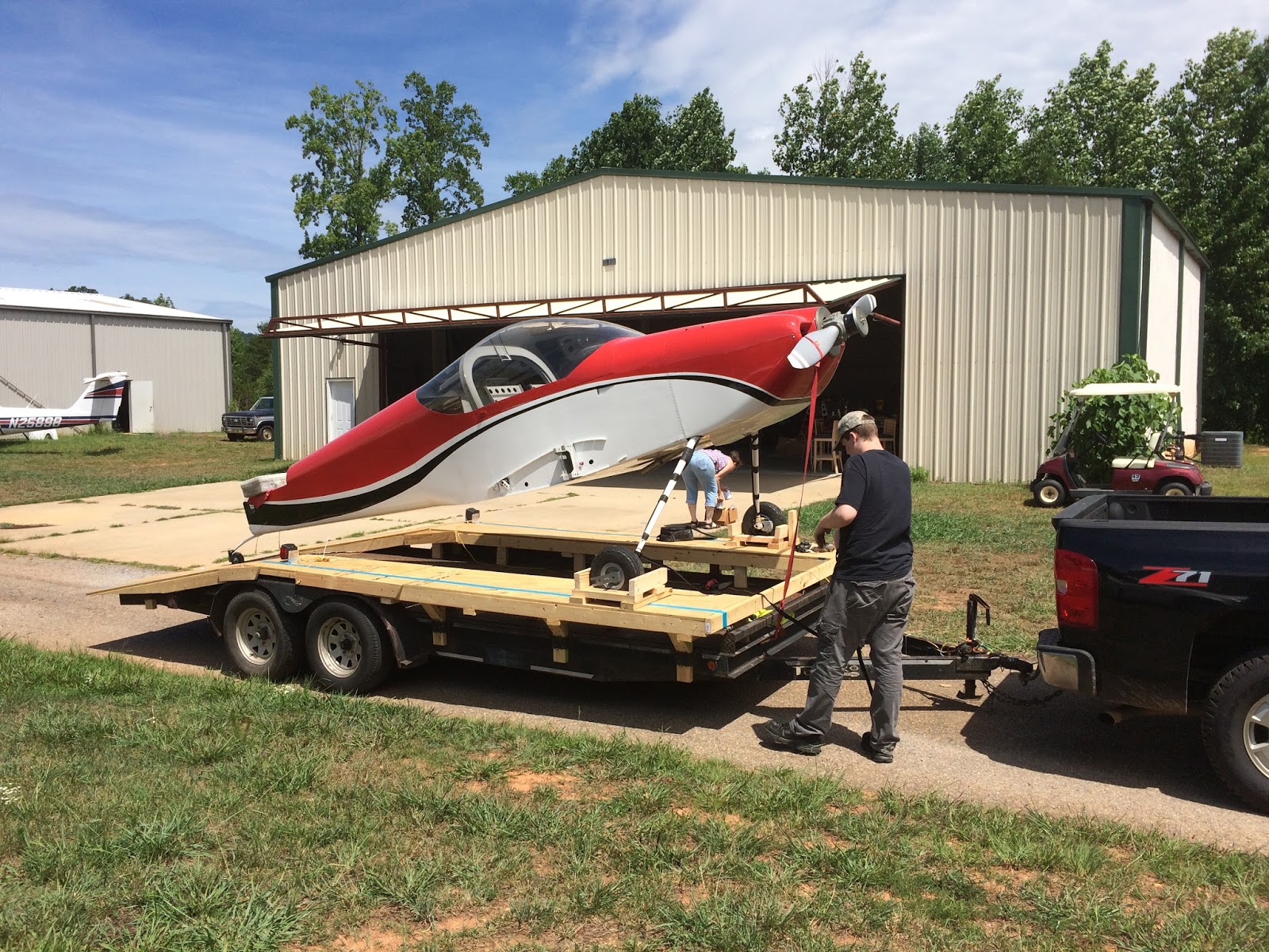Gordon's RV14 Build: RV 14 moves to its home base!!