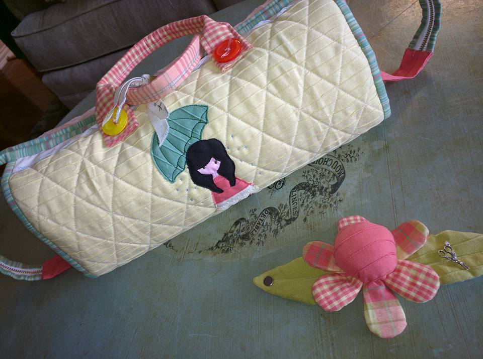 She's just a girl who creates... My Quilters Bee Bag and Box Loom Bags
