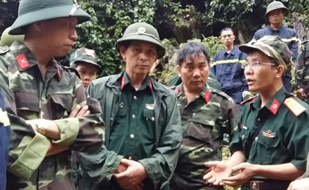 Toan canh ngay thu hai giai cuu cac nan nhan dao vang bi mac ket - Anh 15