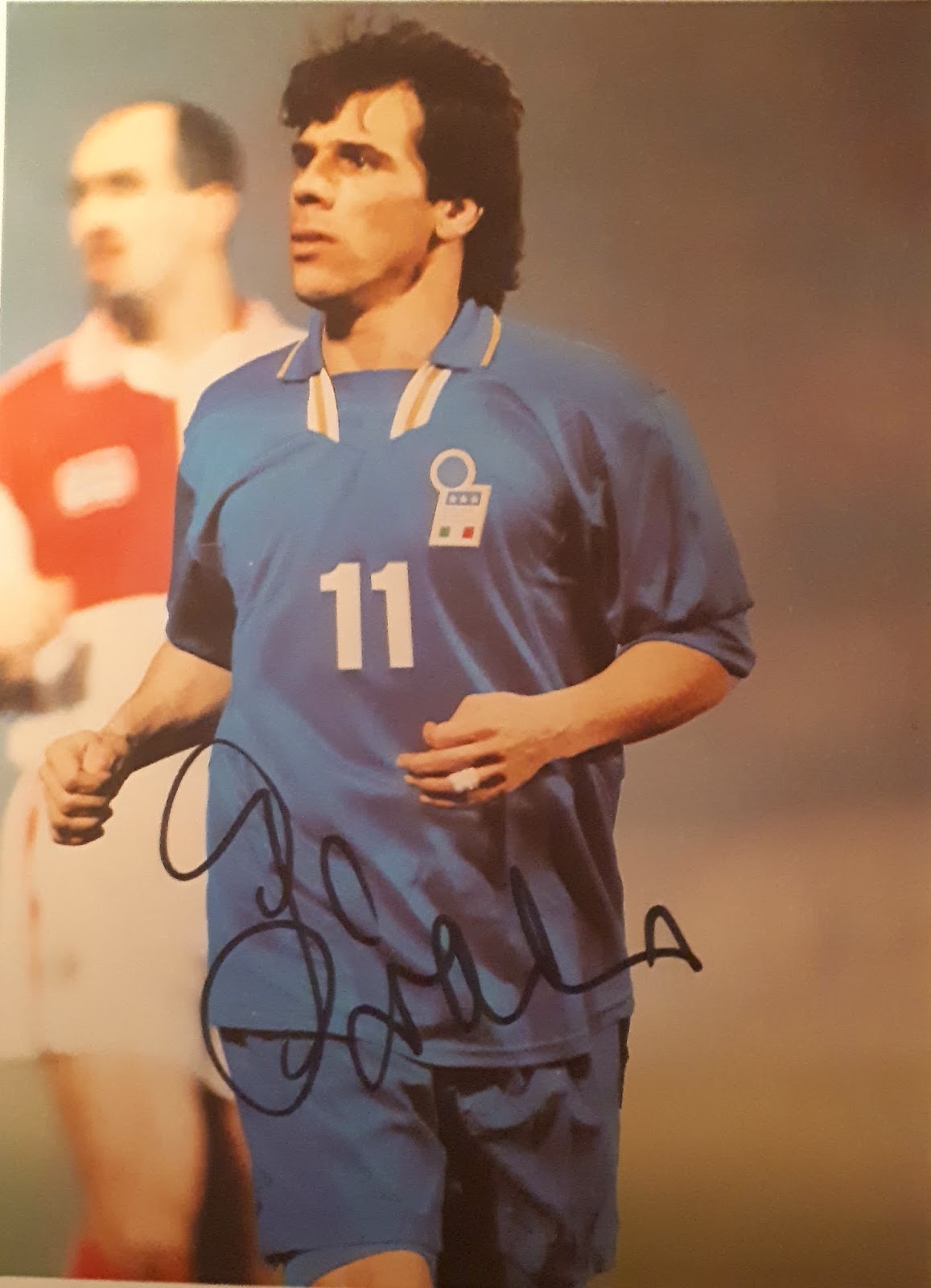 Autograph VIP: Gianfranco Zola, an Italian former footballer, who