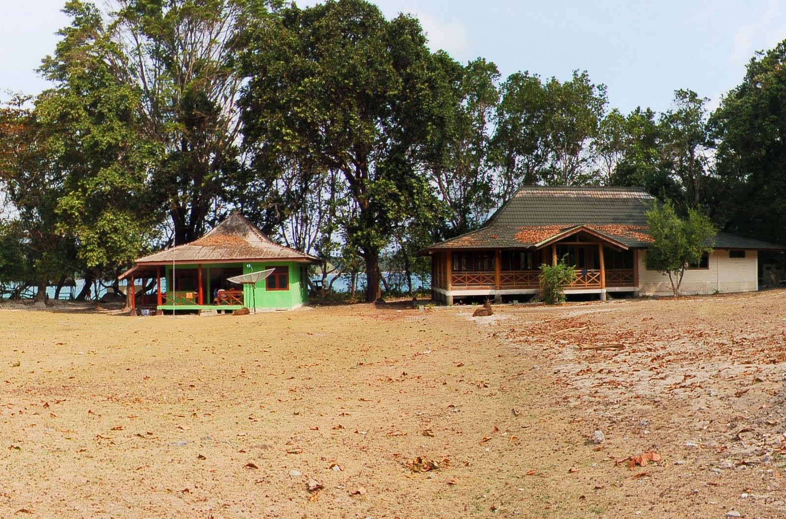 TAKJUB INDONESIA: WISATA PETUALANGAN TAMAN NASIONAL UJUNG ...