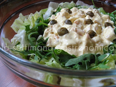 Insalata di pollo con salsa di senape e yogurt