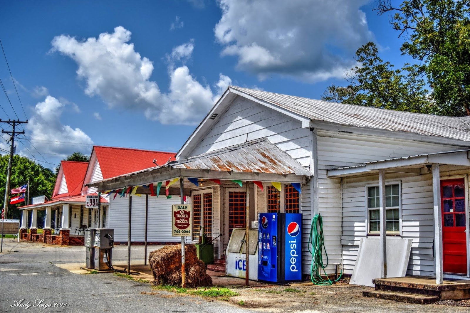 Old Gas Station and Store in Deepstep
