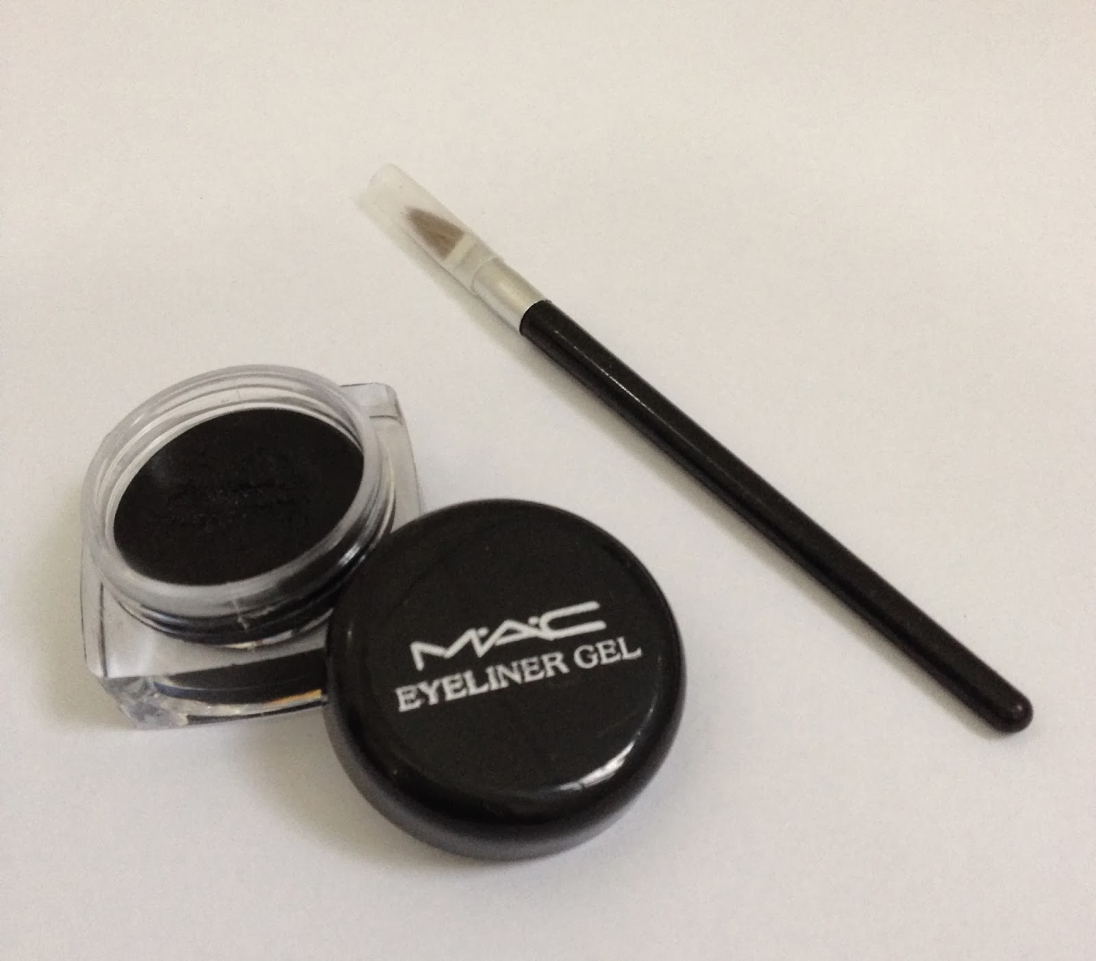 Makeup Glossy Resenha Delineador em Gel Réplica MAC