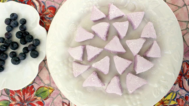 How to make wonderful blueberry marshmallows.