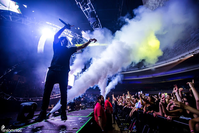 www.atlspecialfx.com DJ Performing on Stage with Atlanta Special FX® Co2 Stage Smoke Jets Blasting the Crowd