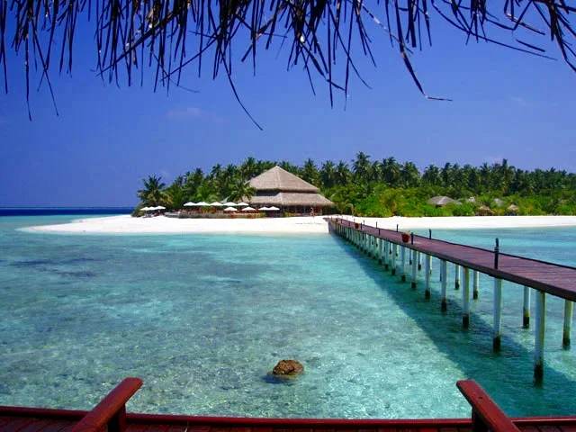 Pantai di Pulau Filitheyo