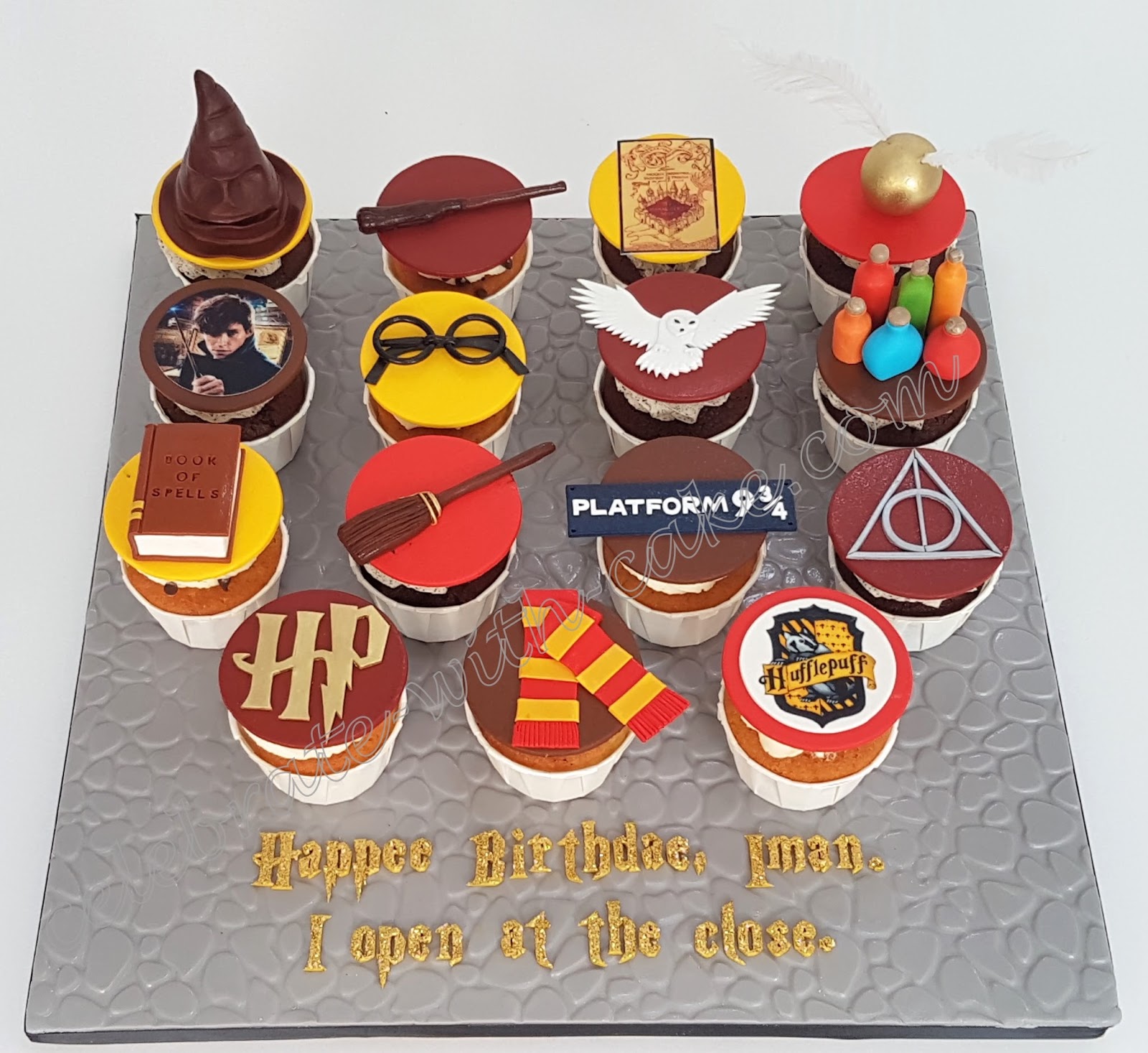 Celebrate with Cake! Harry Potter themed cupcakes