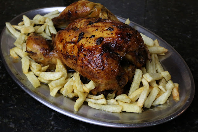 Pollo al horno relleno de manzana