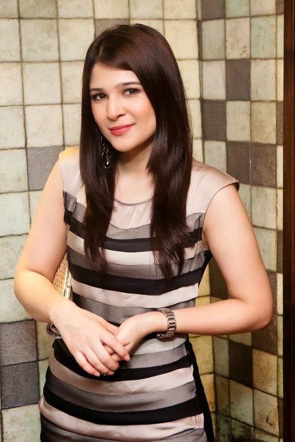 Ayesha Omer Hot Hd Wallpapers Free Download ~ Unique