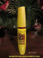 Maybelline The Magnum Volum' Express Super Film mascara bottle