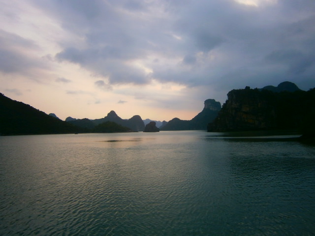 20 días por Vietnam y Camboya - Blogs de Vietnam - Bahía de Halong: los dragones de piedra (1)