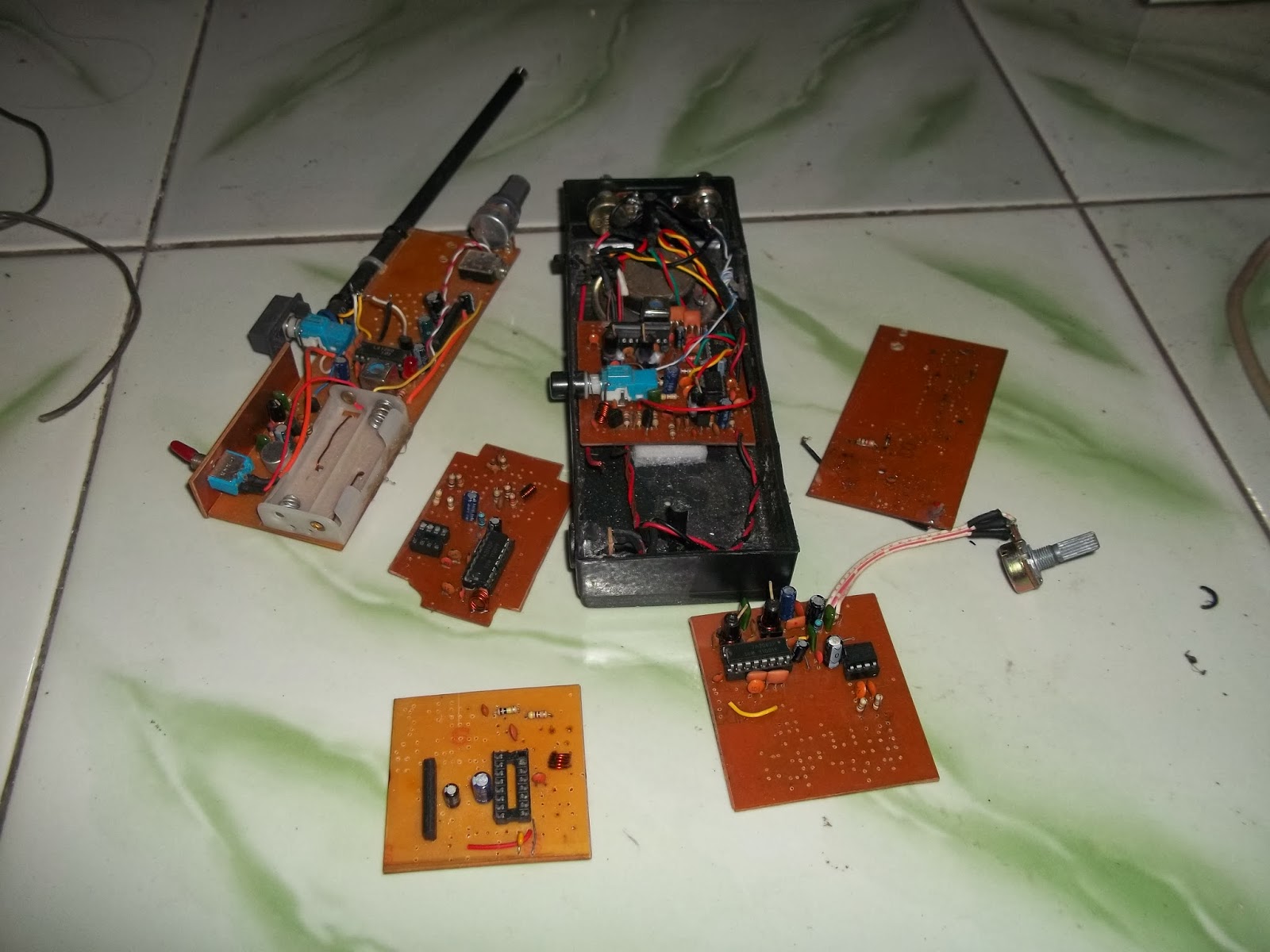 elektronika-analog: VHF FM Walkie Talkie