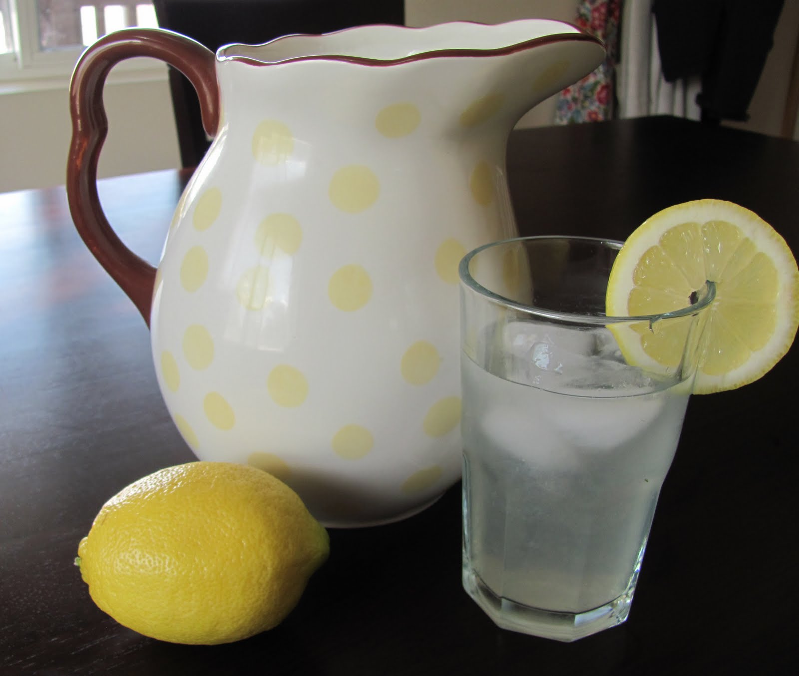 The Girly Girl Cooks Fresh Squeezed Lemonade