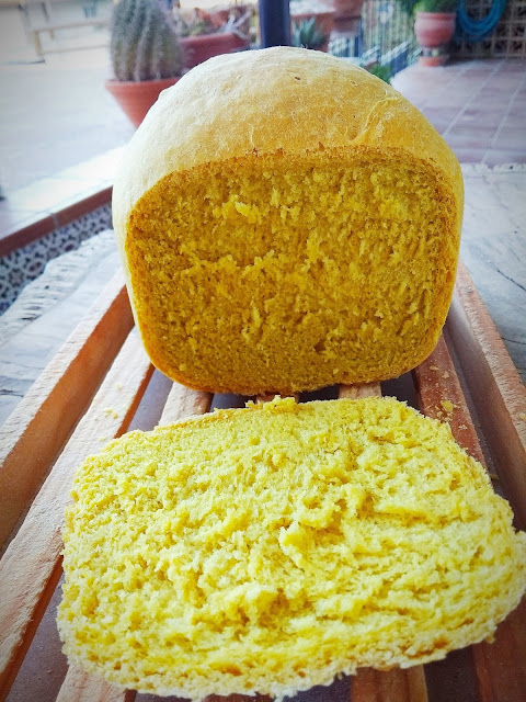 PAN DE CÚRCUMA EN PANIFICADORA