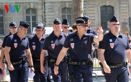 Chinh thuc khai mac Fanzone, 'ham nong' EURO 2016 tren dat Phap - Anh 2