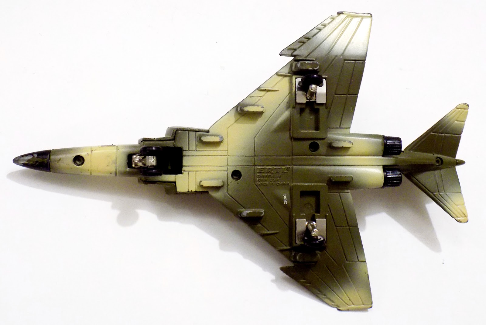 Toys and Stuff Ertl Force One Diecast McDonnell Douglas F4 Phantom