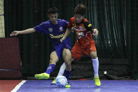 Cau thu Futsal Viet Nam 'chien' nhau den nut ca san, suyt gay tay - Anh 8