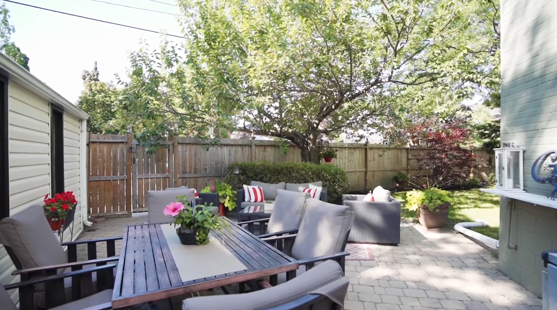 Tour 92 Orchard Park Blvd, Toronto vs. 13 Interior Design Photos