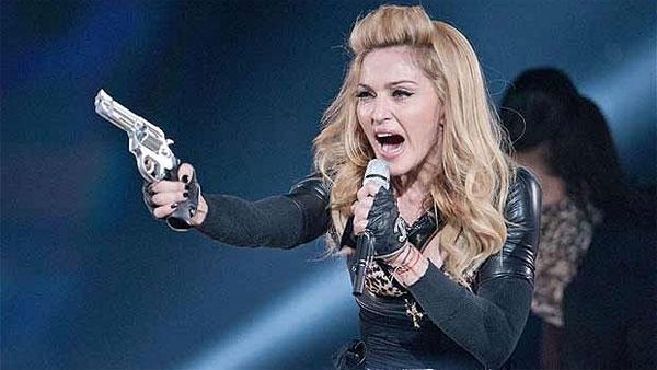 La Cajita Feliz Madonna Sale En Defensa Del Grupo Feminista Pussy Riot