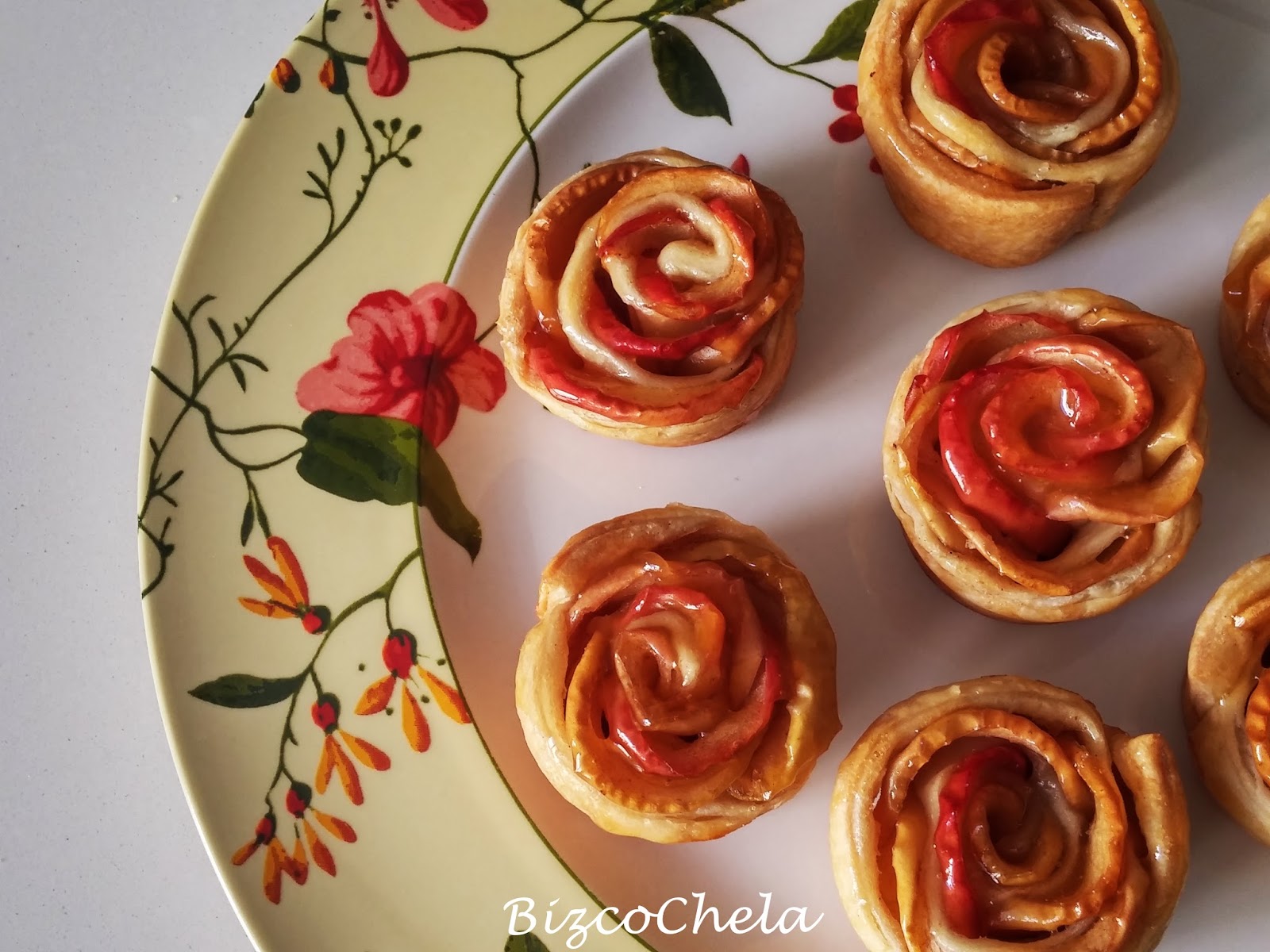 como hacer rosas de hojaldre con manzana como hacer rosas de hojaldre con manzana