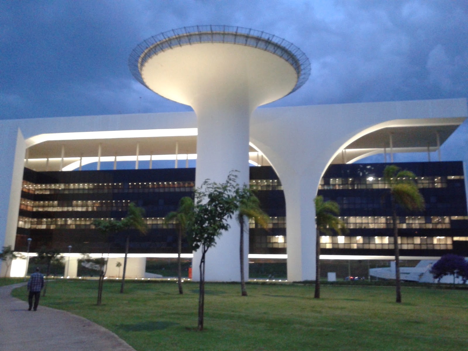 Solange Albinati Arquitetura de Oscar Niemeyer em Belo Horizonte