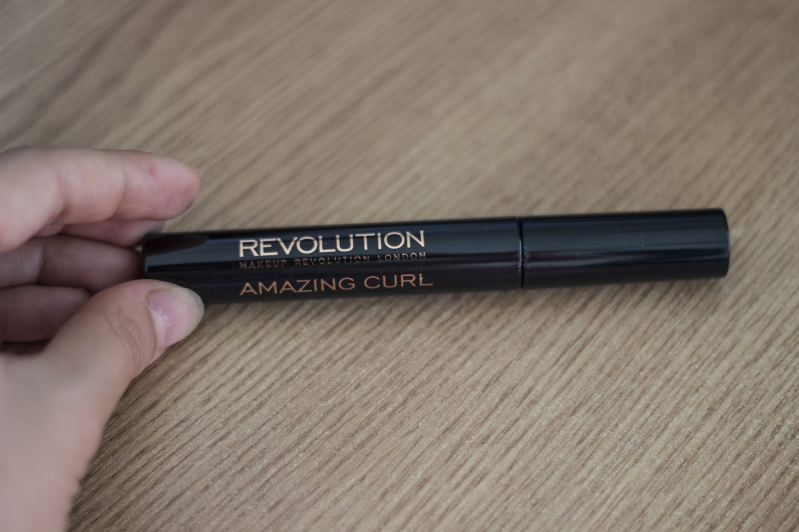 Nixe's Makeup Revolution Amazing Curl Mascara Review