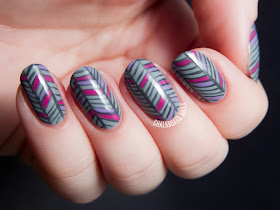 Grey Herringbone Nail Art by @chalkboardnails