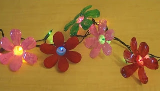 Kerajinan bunga dari botol plastik