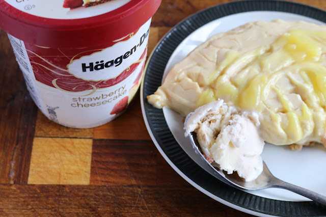 No bake lemon and ginger cheesecake with Häagen-Dazs ice cream