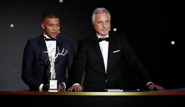 Kylian Mbappe Raih Kopa Trophy Gelaran Perdana Kylian Mbappe Raih Kopa Trophy Gelaran Perdana
