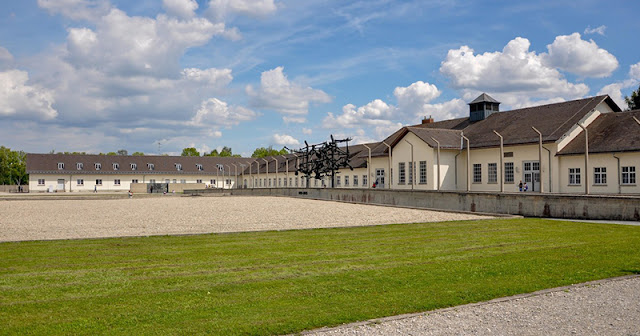 Área externa do campo de concentração de Dachau Área externa do campo de concentração de Dachau