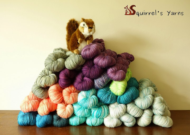 Qui vient ? Un nouveau petit écureuil Squirrel's Yarns