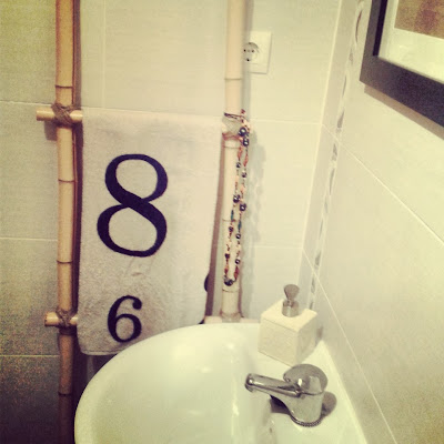DIY toallero vintage de bambú decoración de baños Handmademania hmmd, bamboo towel rack, deco, bathroom, baño, original