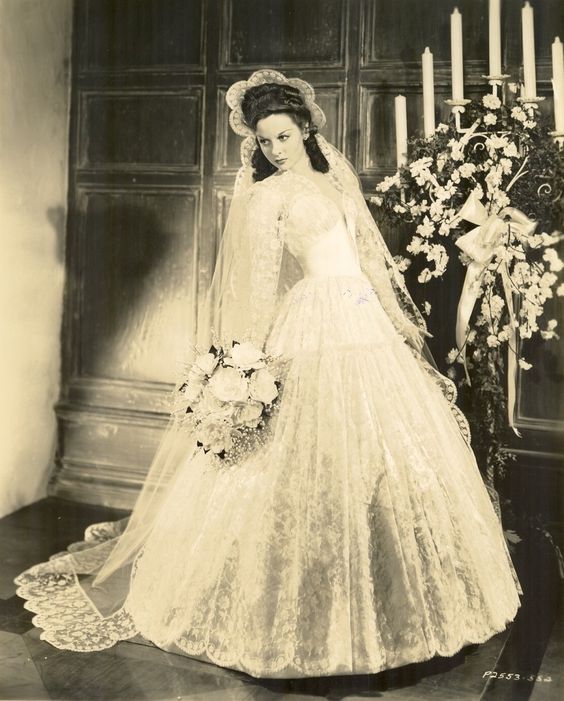 Phyllis Loves Classic Movies: Cinema Wedding Gowns: I Married a Witch ...