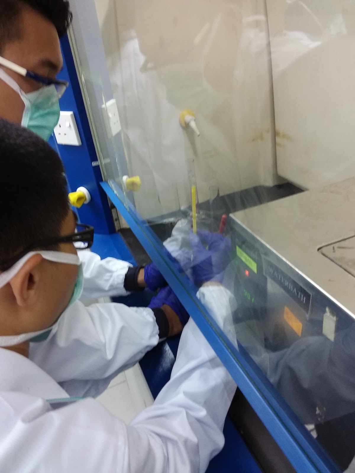 Lab Report for Experiment 3b MUTUAL SOLUBILITY CURVE FOR PHENOL AND WATER
