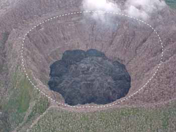 le dôme du volcan Ibu