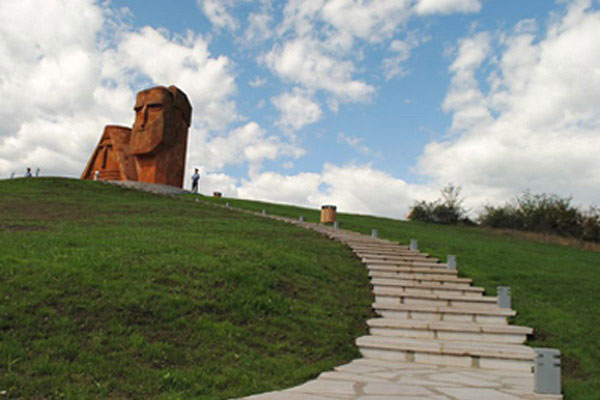 Discuten en Ereván la cuestión de Karabaj