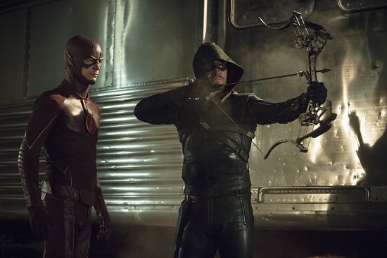 THE FLASH (BRANT GUSTIN) Y ARROW (STEPHEN AMELL)