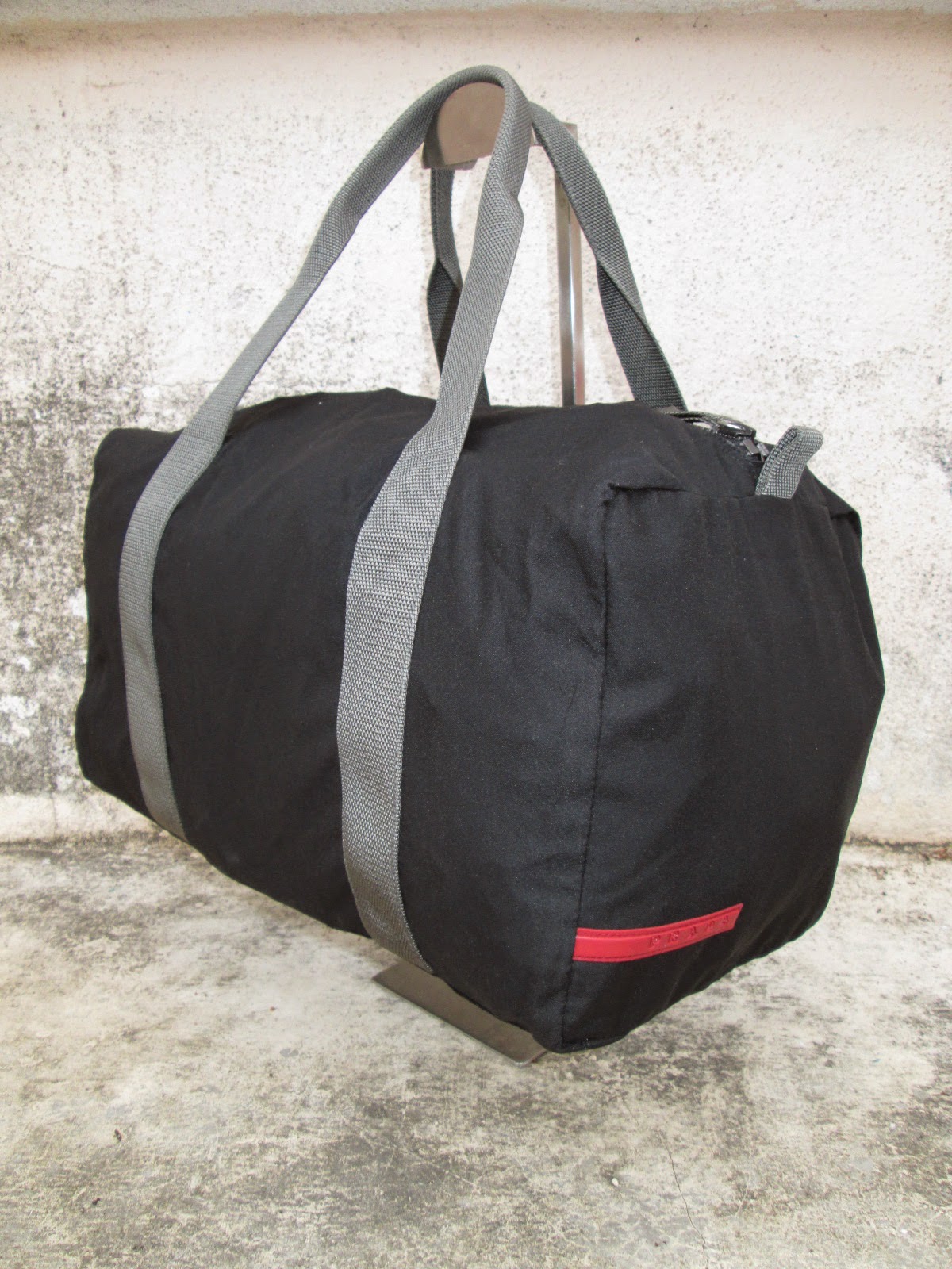 d0rayakEEbaG: Authentic PRADA Duffle Bag(SOLD)