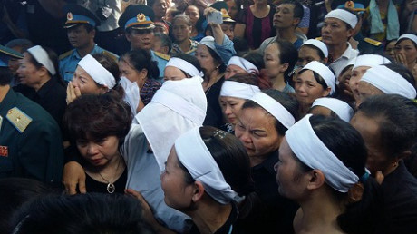 Xuc dong canh que huong don liet sy Tran Quang Khai tro ve - Anh 10