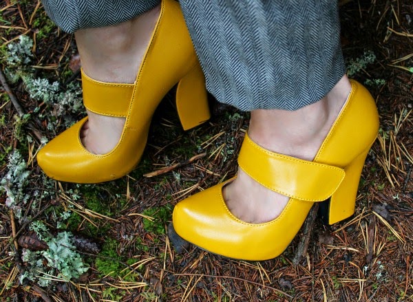 yellow high heels shoes keltaiset korkkarit 