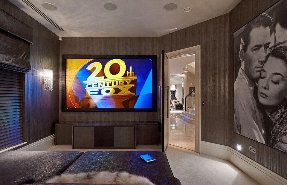 how to convert a small bedroom into a media room