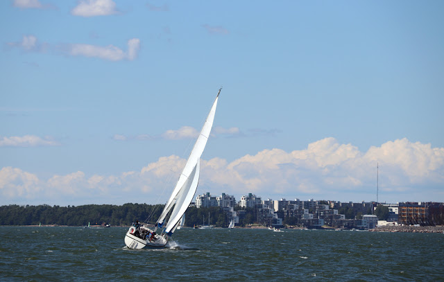 Purjeveneellä Vallisaareen 6 Purjeveneellä Vallisaareen 5