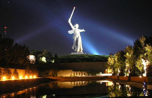 THE TALLEST STATUE IN THE WORLD